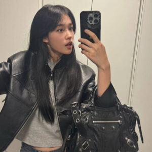발렌시아가 르 시티 스몰백 블랙 (노윤서 착용)