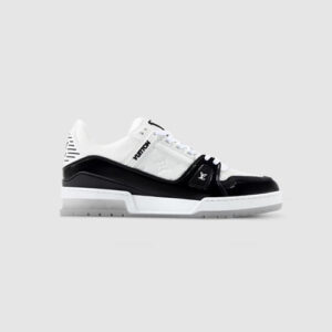 루이비통 페이턴트 LV 트레이너 스니커즈 블랙 1AJ130